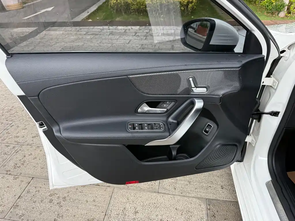 Mercedes-Benz A-Class — фото 17