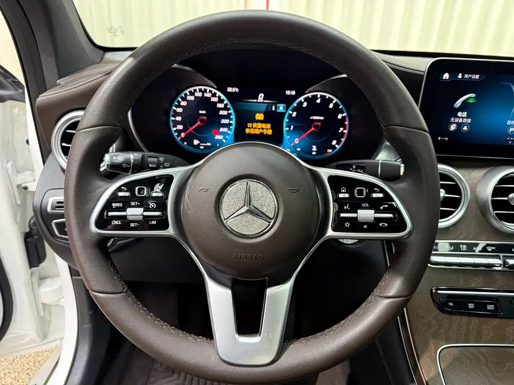 Mercedes-Benz GLC — фото 20