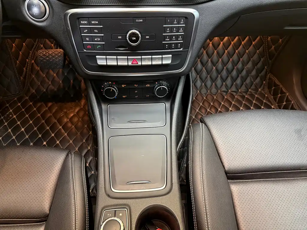 Mercedes-Benz GLA — фото 18