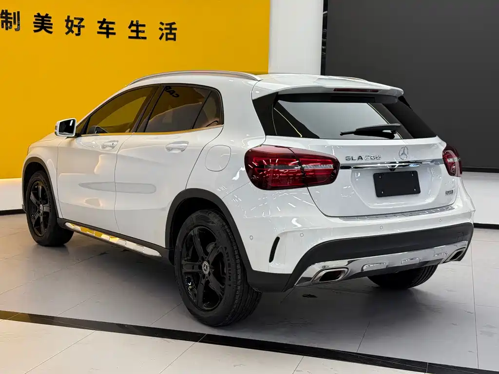 Mercedes-Benz GLA — фото 7