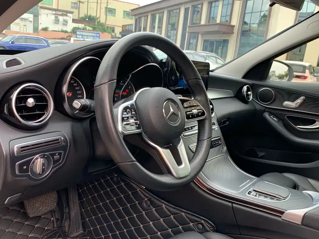 Mercedes-Benz C-Class — фото 17