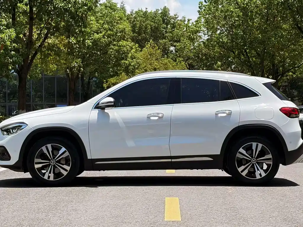 Mercedes-Benz GLA — фото 8