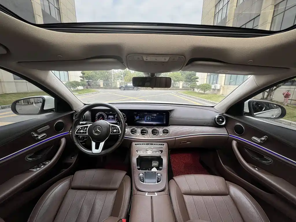 Mercedes-Benz E-Class — фото 13