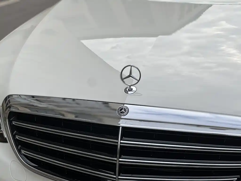 Mercedes-Benz E-Class — фото 15