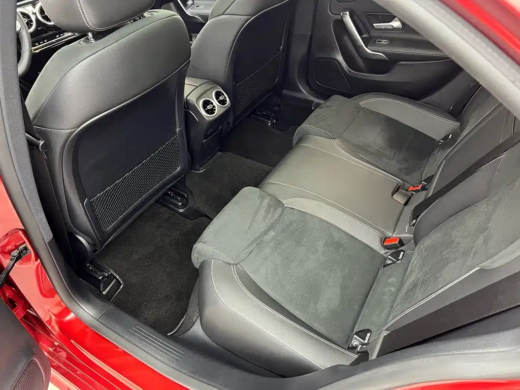 Mercedes-Benz A-Class — фото 10