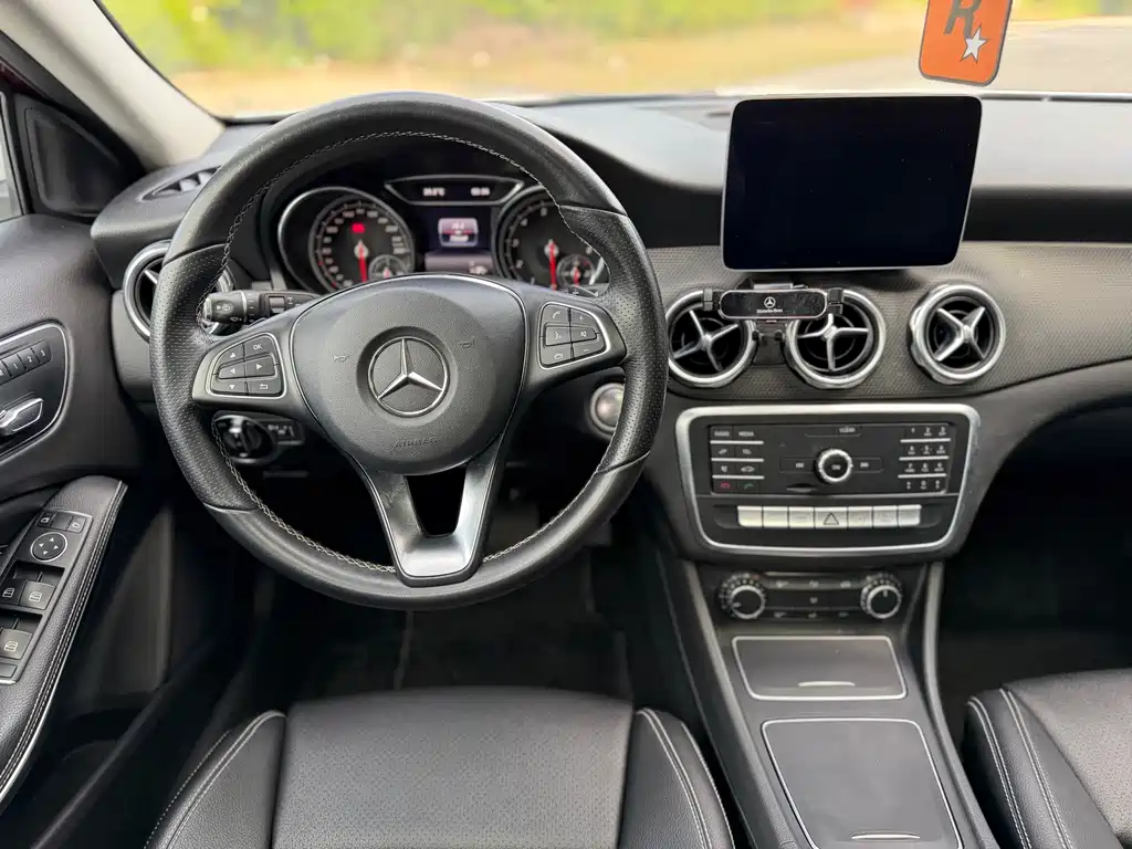 Mercedes-Benz GLA — фото 11