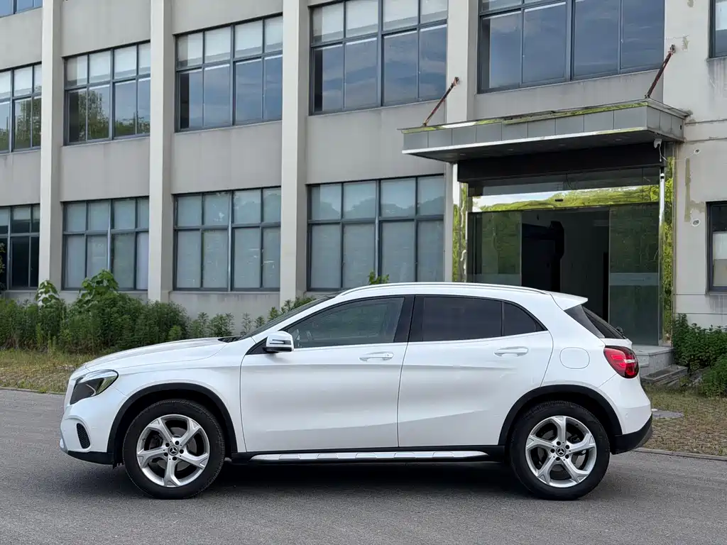 Mercedes-Benz GLA — фото 7