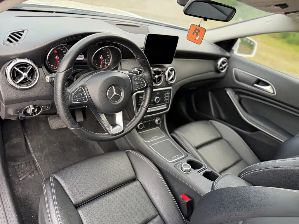 Mercedes-Benz GLA — фото 8