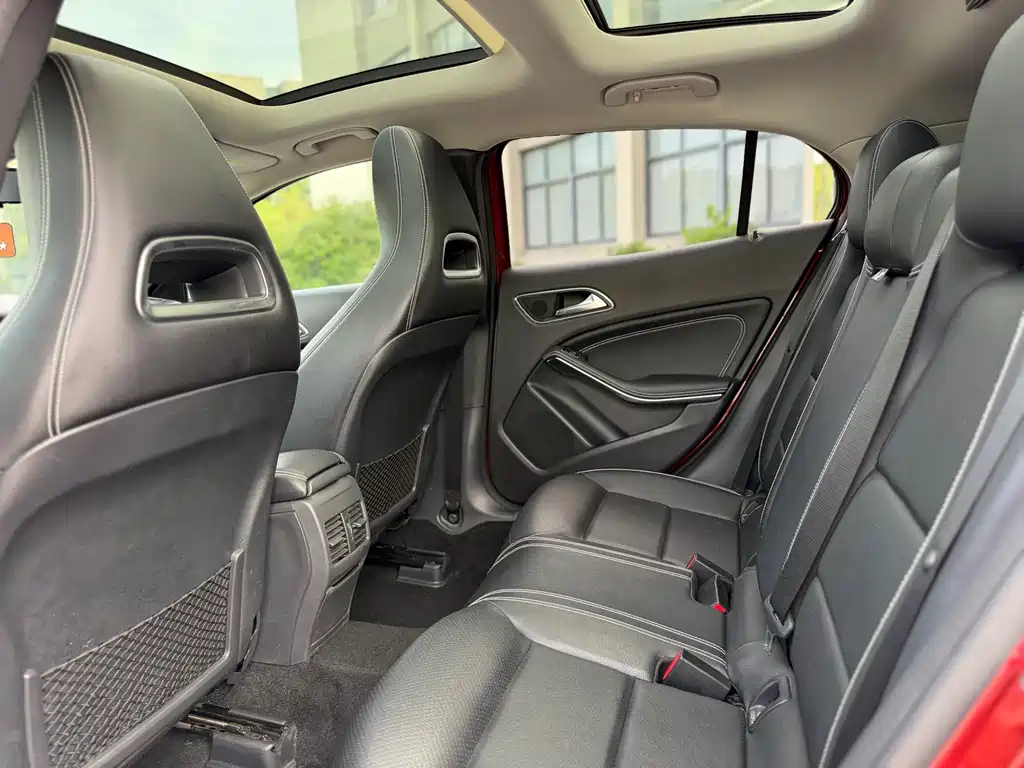 Mercedes-Benz GLA — фото 10
