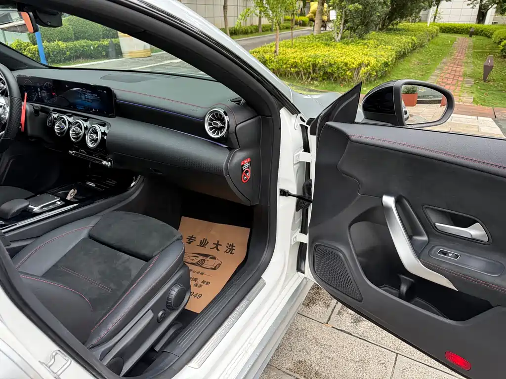 Mercedes-Benz CLA (Import) — фото 42