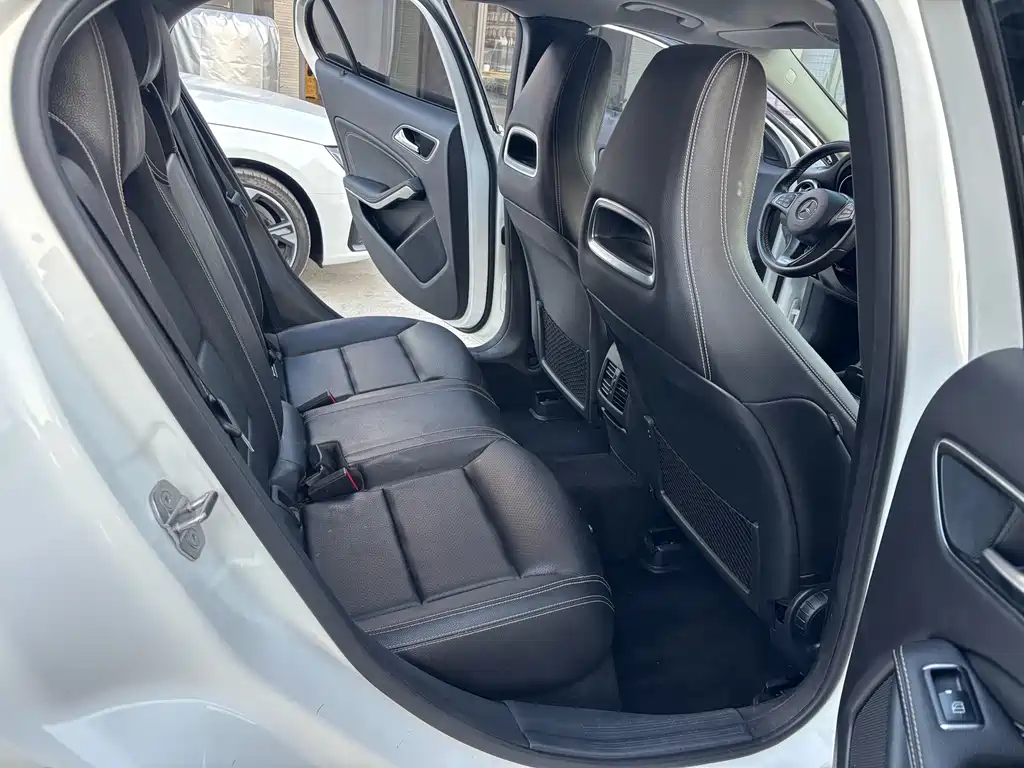 Mercedes-Benz GLA — фото 10