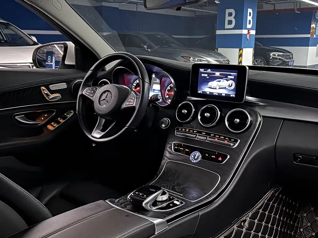 Mercedes-Benz C-Class — фото 11