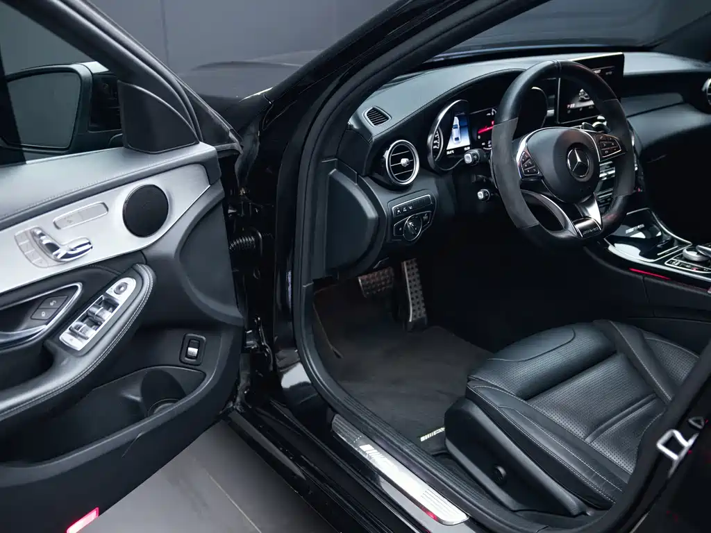 Mercedes-Benz C-Class AMG — фото 10
