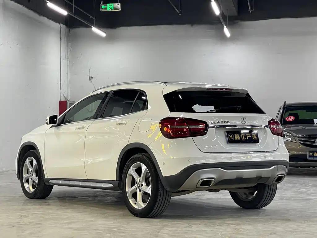 Mercedes-Benz GLA — фото 6