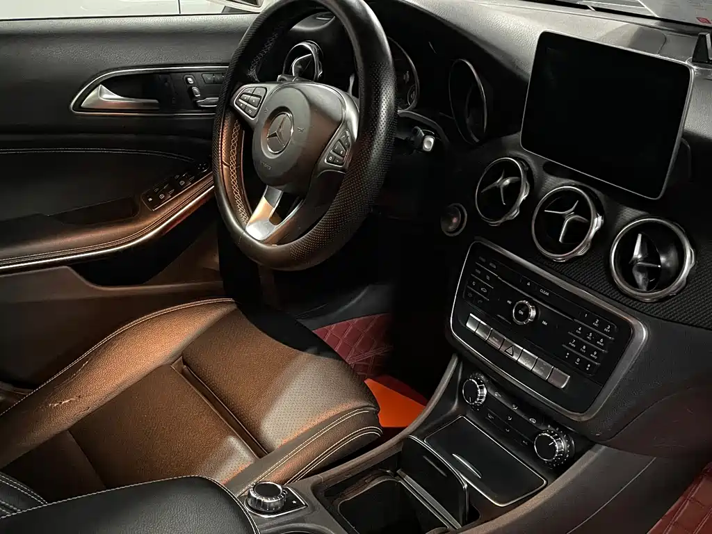 Mercedes-Benz GLA — фото 10