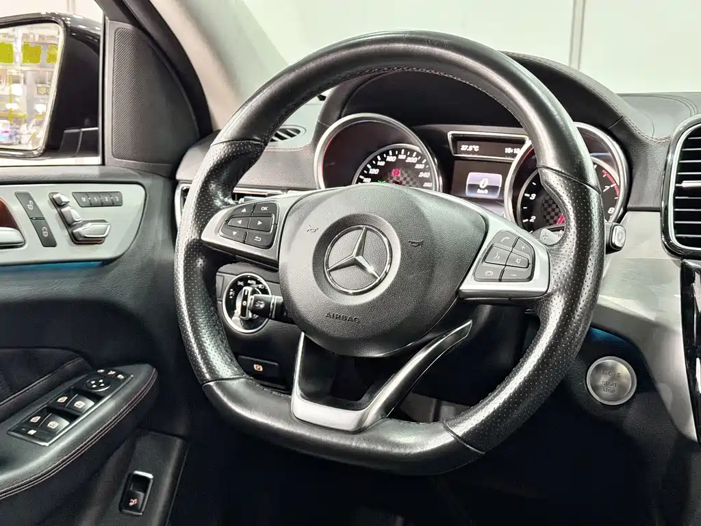 Mercedes-Benz GLE Coupe AMG — фото 18