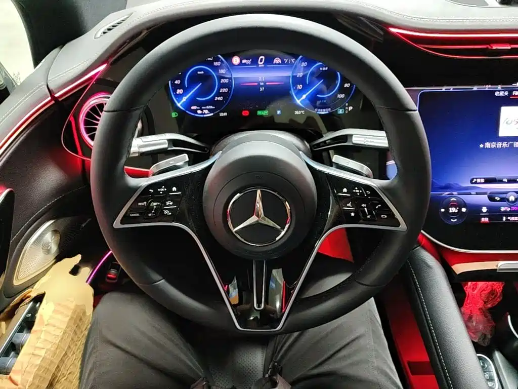 Mercedes-Benz EQS — фото 17