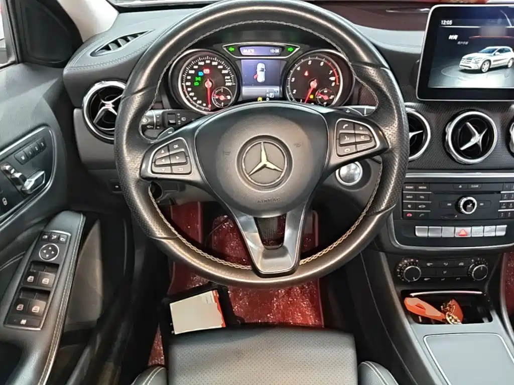 Mercedes-Benz GLA — фото 11