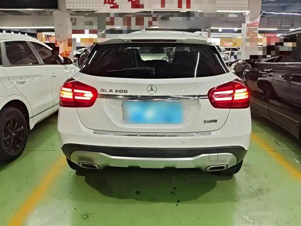 Mercedes-Benz GLA — фото 6