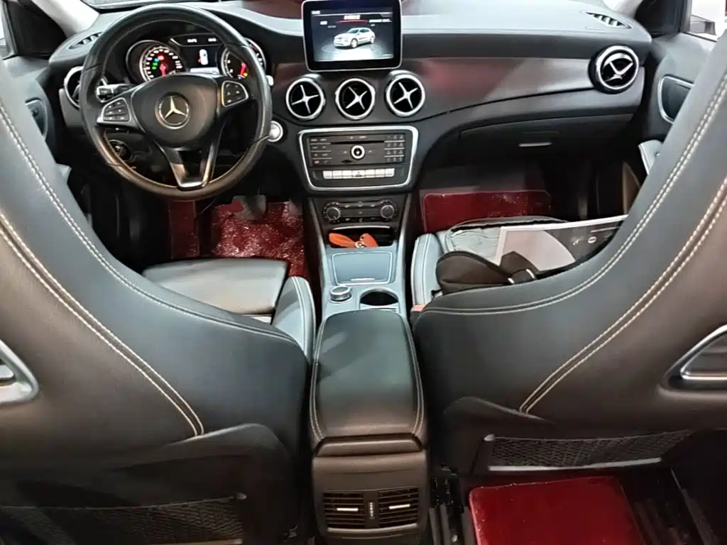 Mercedes-Benz GLA — фото 10