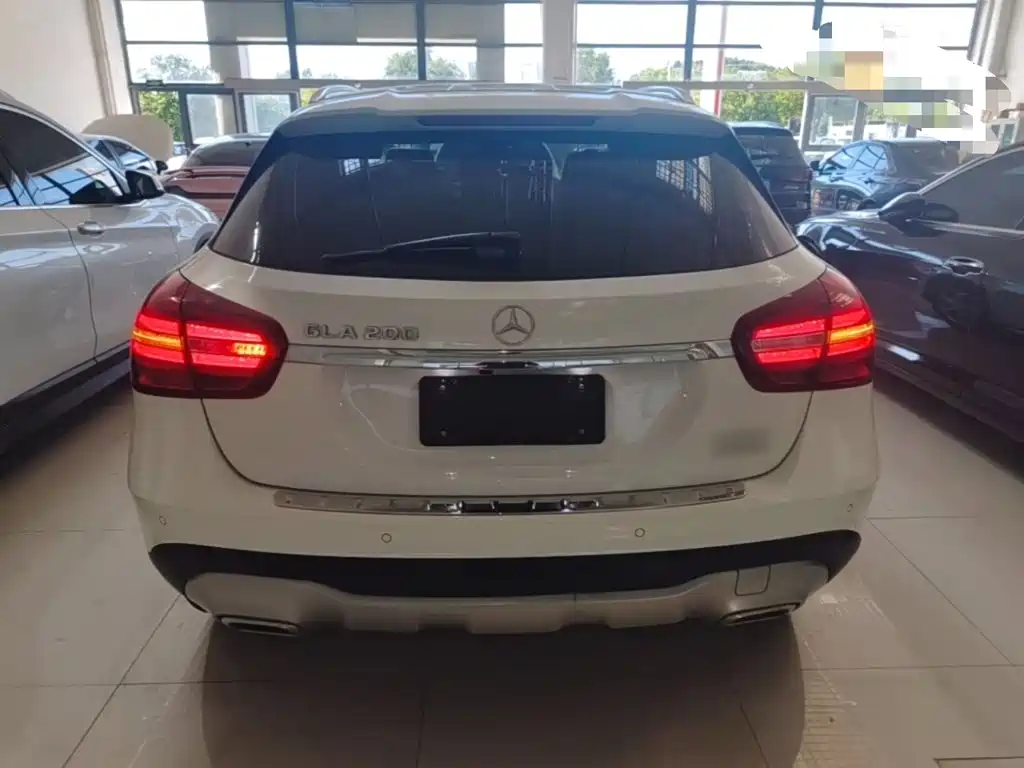 Mercedes-Benz GLA — фото 6