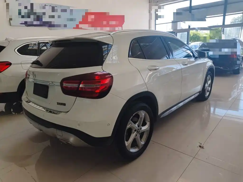 Mercedes-Benz GLA — фото 7