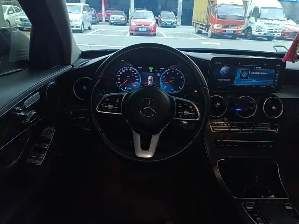 Mercedes-Benz C-Class — фото 11