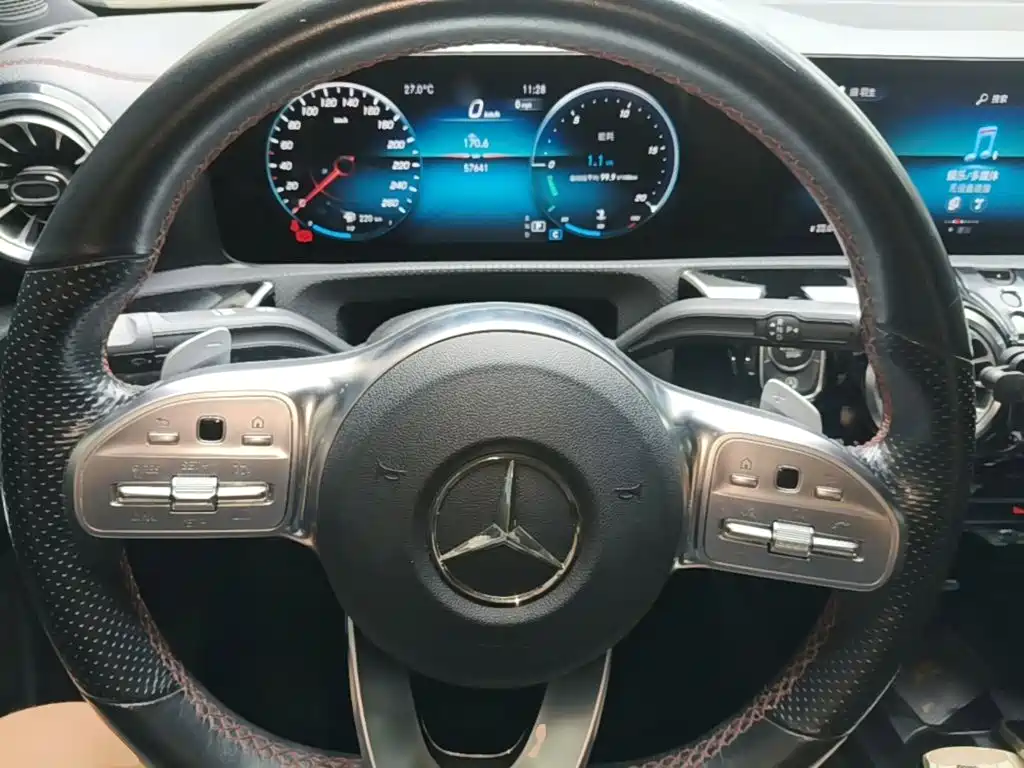 Mercedes-Benz CLA (Import) — фото 11