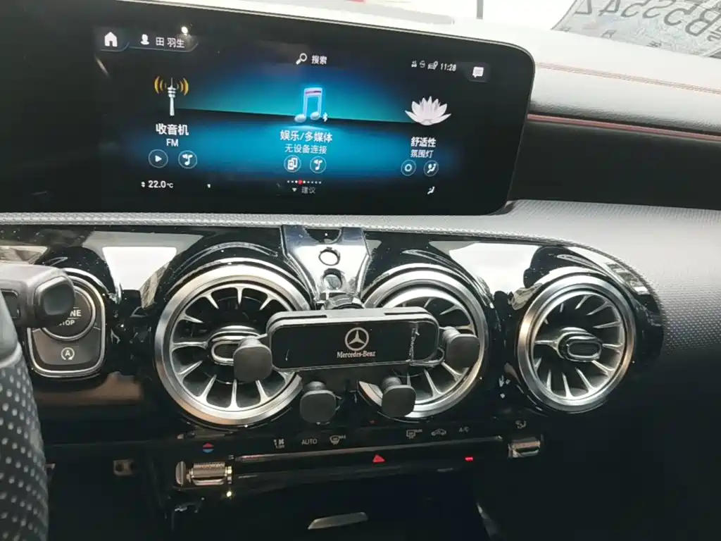 Mercedes-Benz CLA (Import) — фото 13