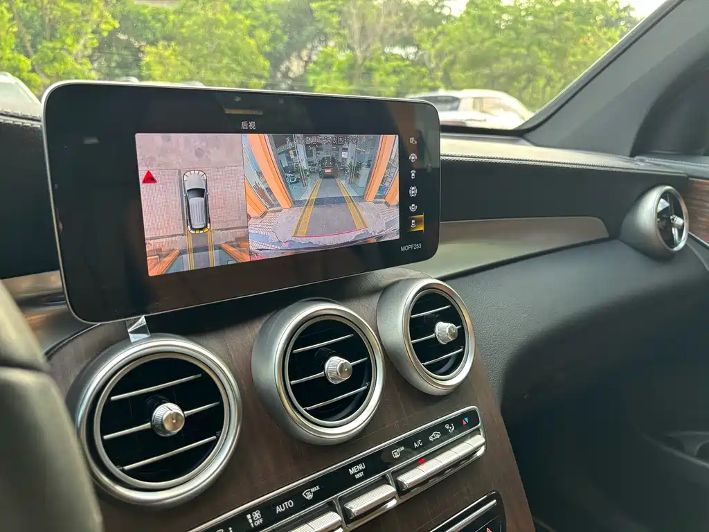 Mercedes-Benz GLC — фото 29