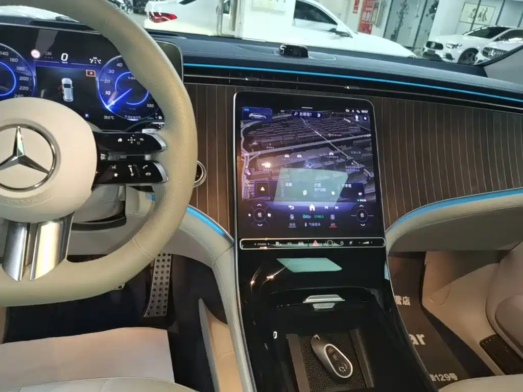 Mercedes-Benz EQE SUV — фото 13