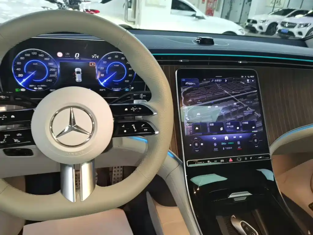 Mercedes-Benz EQE SUV — фото 14