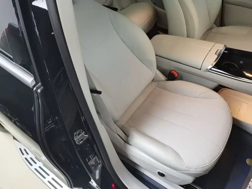 Mercedes-Benz EQE SUV — фото 25
