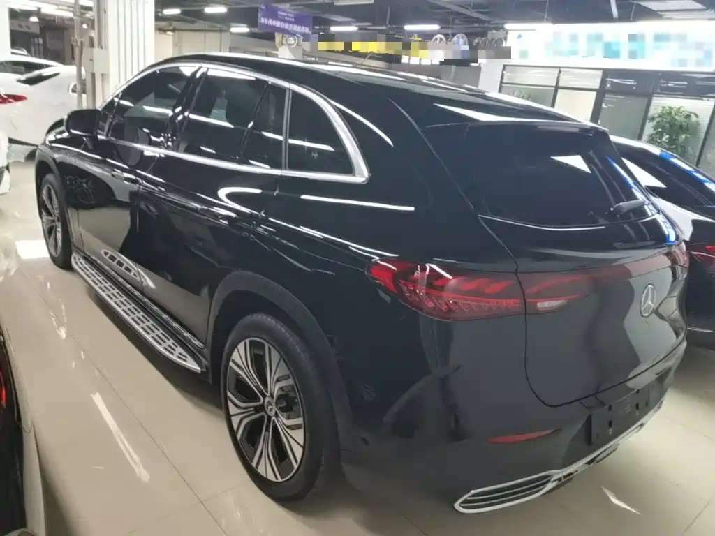 Mercedes-Benz EQE SUV — фото 5