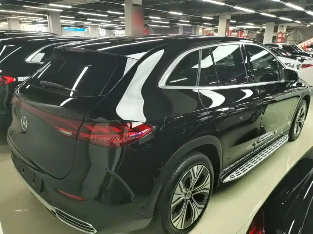 Mercedes-Benz EQE SUV — фото 7