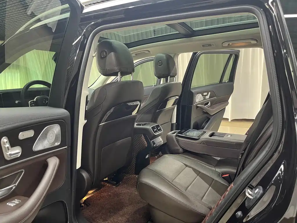 Mercedes-Benz GLS — фото 10