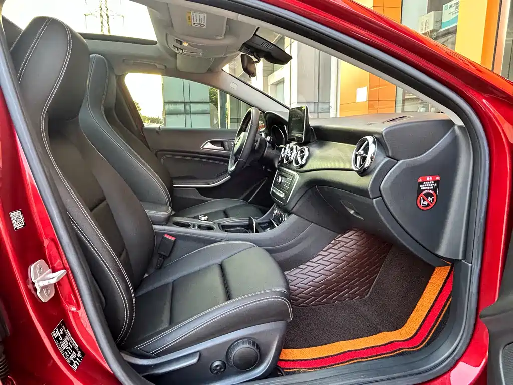 Mercedes-Benz GLA — фото 11