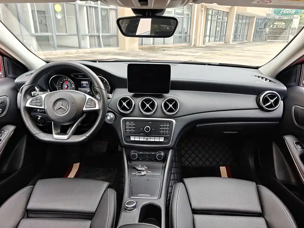 Mercedes-Benz GLA — фото 9
