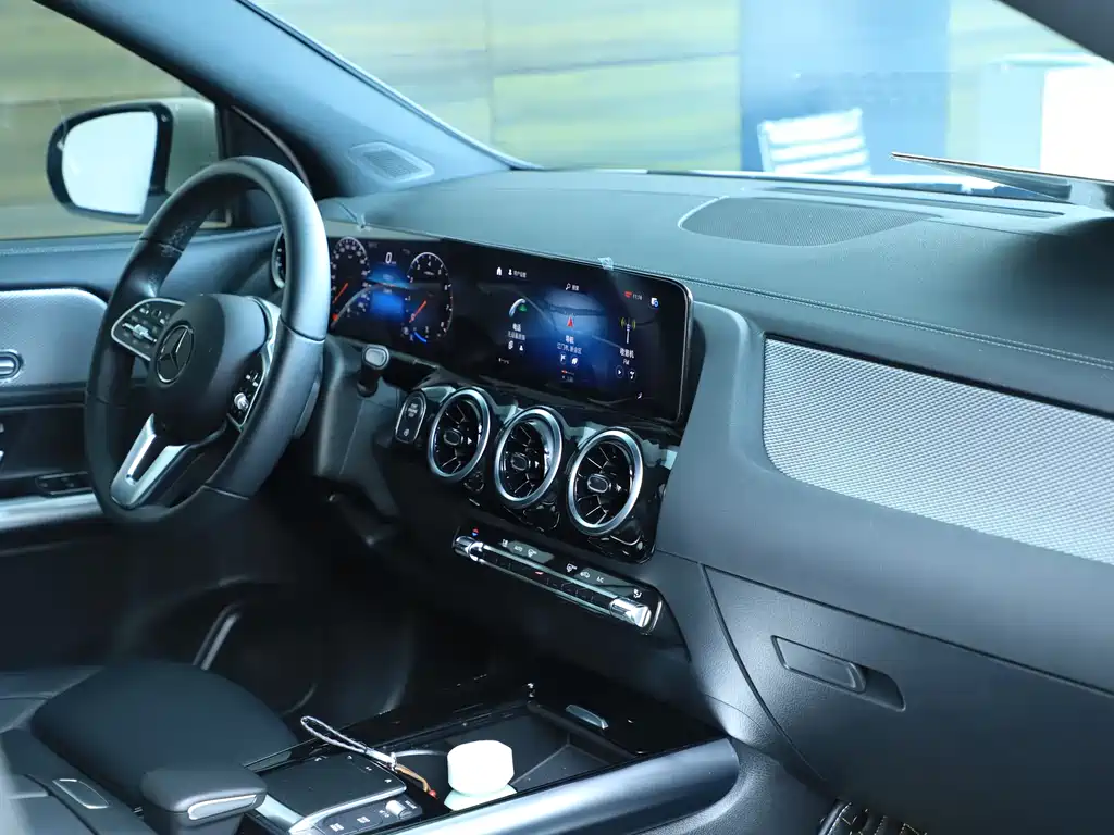 Mercedes-Benz GLA — фото 23