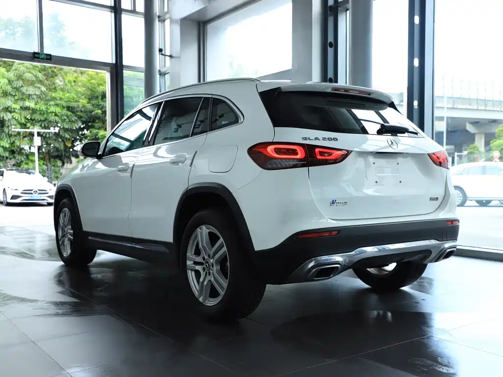 Mercedes-Benz GLA — фото 6