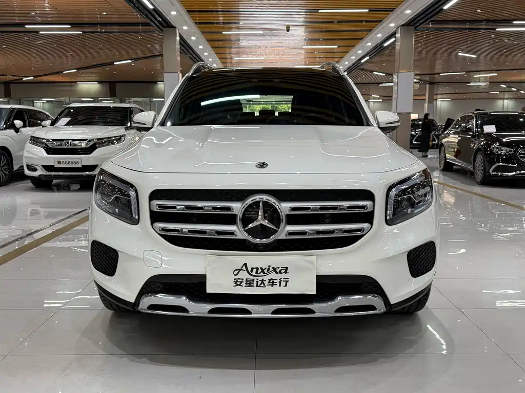 Mercedes-Benz GLB — фото 2