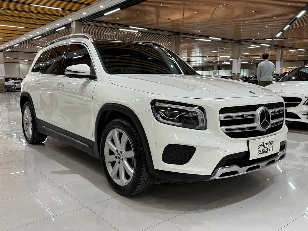 Mercedes-Benz GLB — фото 3