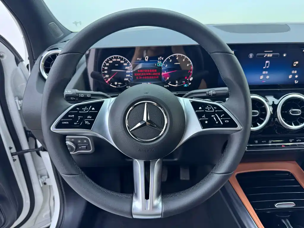 Mercedes-Benz GLA — фото 11