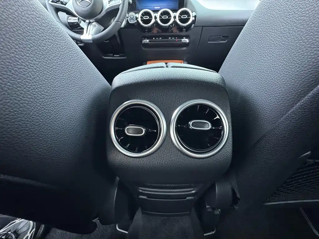 Mercedes-Benz GLA — фото 14