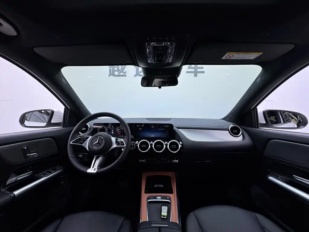 Mercedes-Benz GLA — фото 15