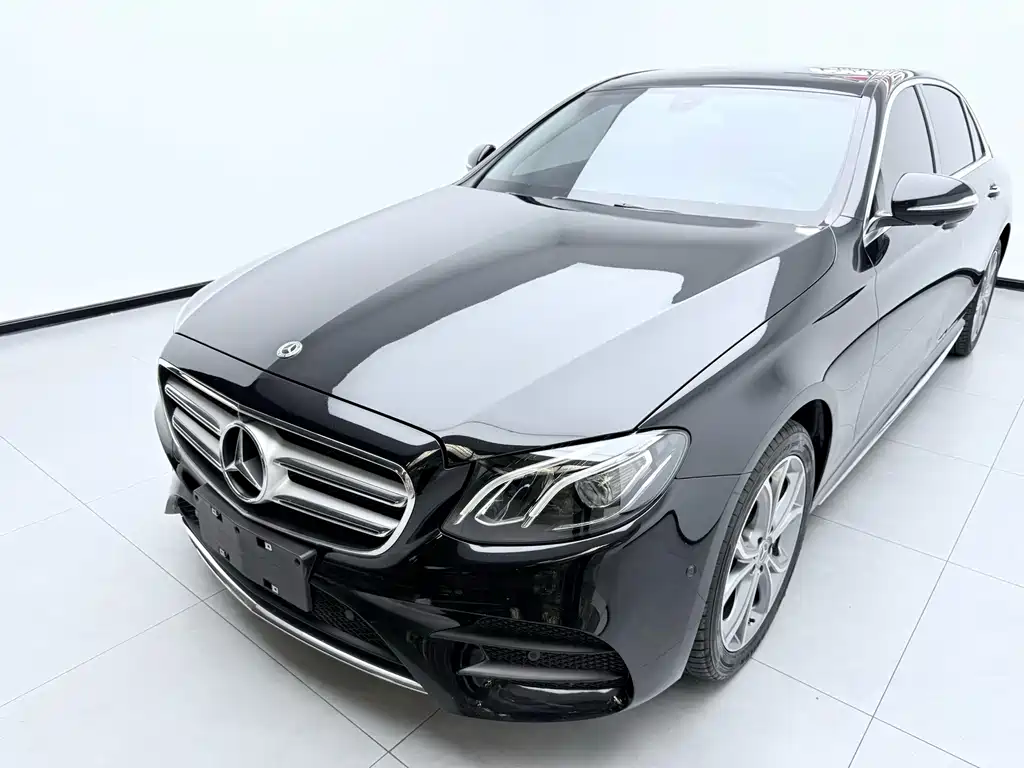 Mercedes-Benz E-Class — фото 8