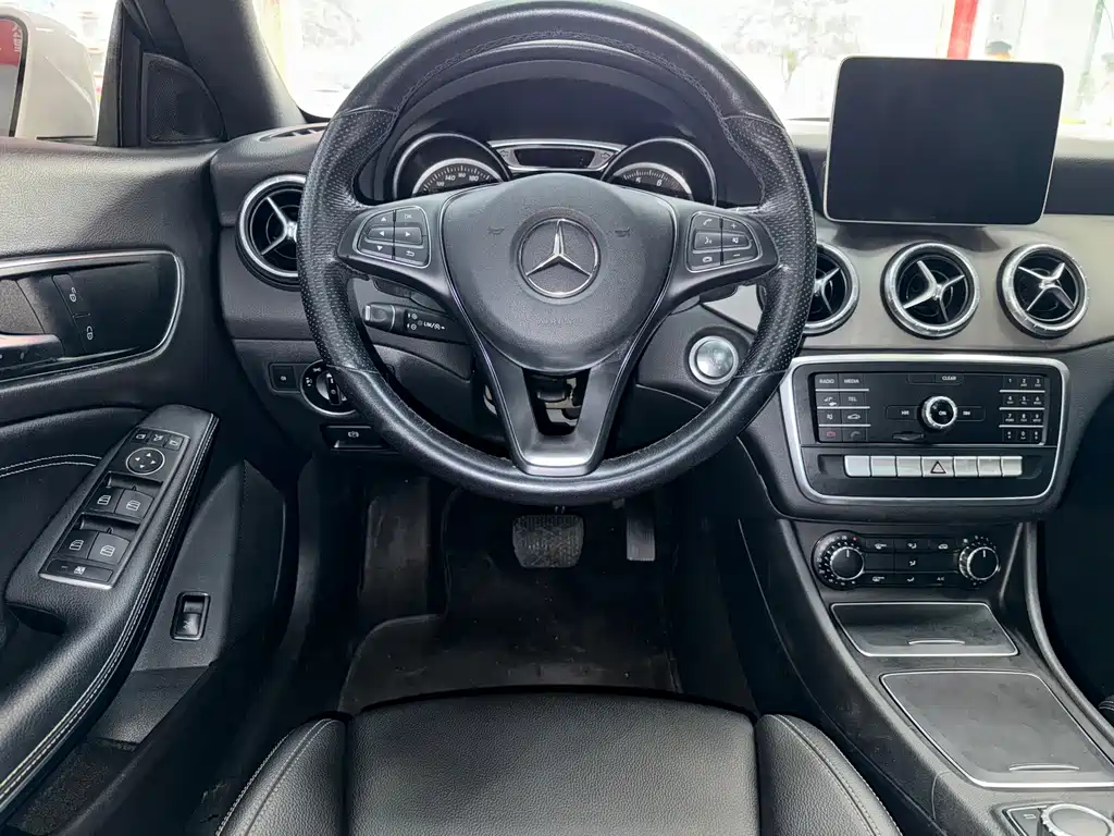 Mercedes-Benz CLA (Import) — фото 8