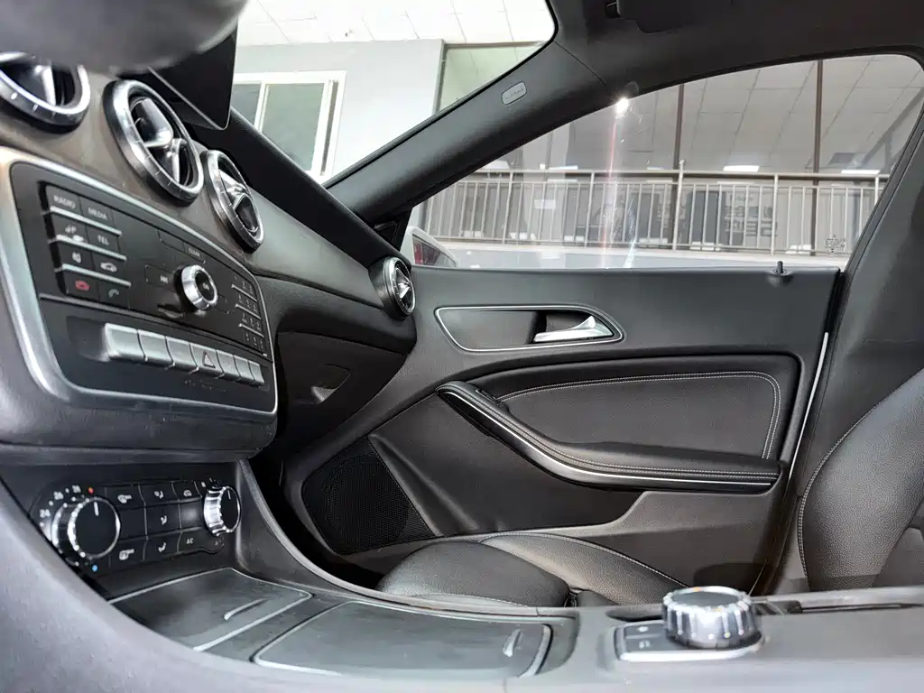 Mercedes-Benz CLA (Import) — фото 9