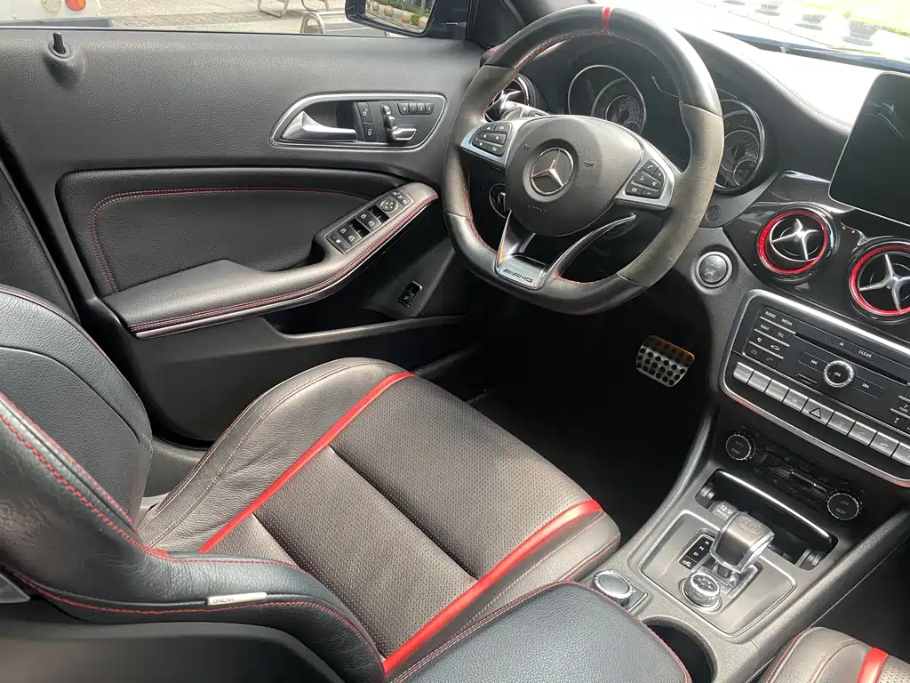 Mercedes-Benz GLA AMG — фото 11