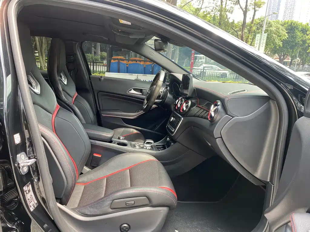 Mercedes-Benz GLA AMG — фото 13